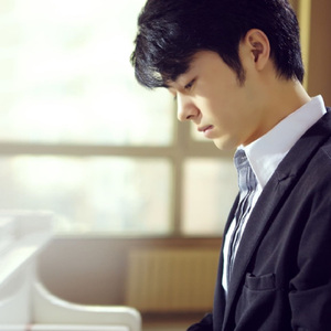 男同被三个男的双龙
